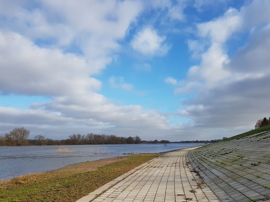 I. Laurenzen - Hochwasser auf der Elbe