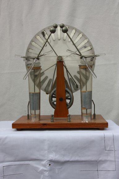 H. Kühl - Elektrostatischer Generator 2