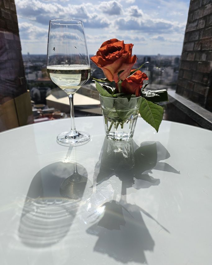 N. Glang - Rose mit Sekt